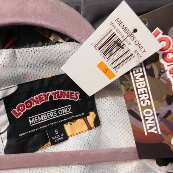 Members Only Looney Tunes Jacket - Picture 4 of 6